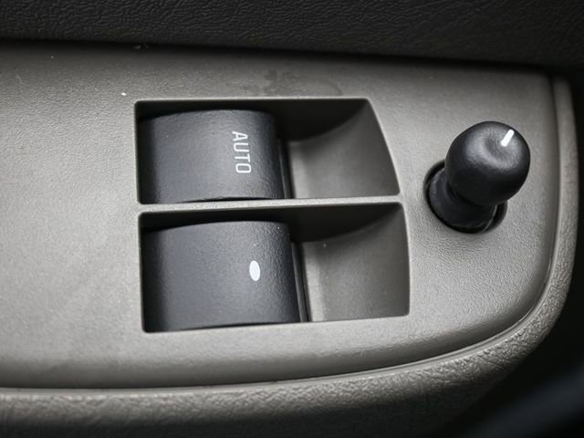 2024 Chevrolet Express Passenger LT - Photo 18