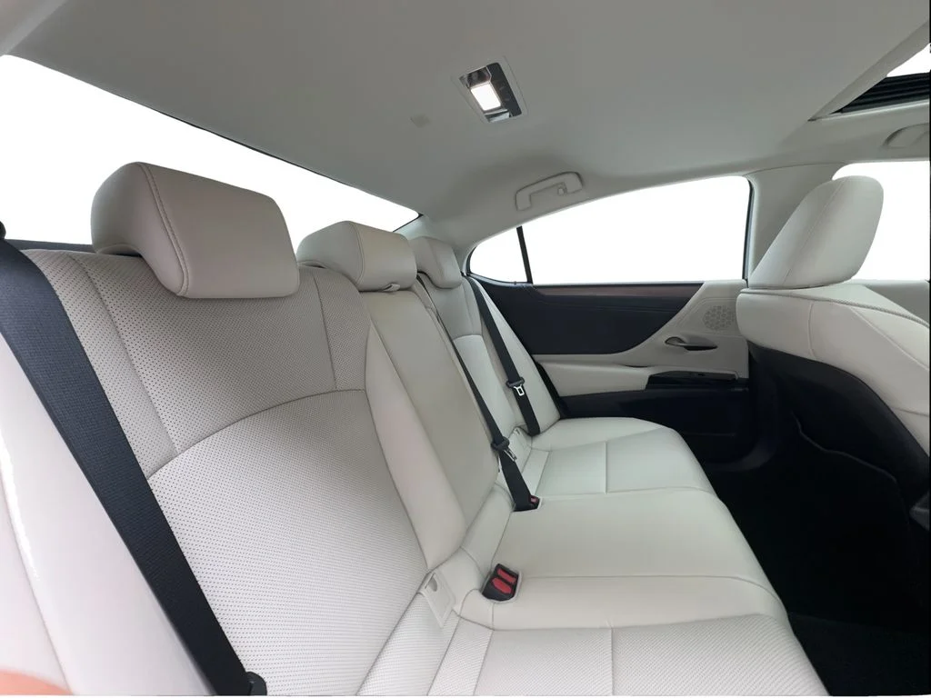 Used 2024 Black Lexus 350 image 28