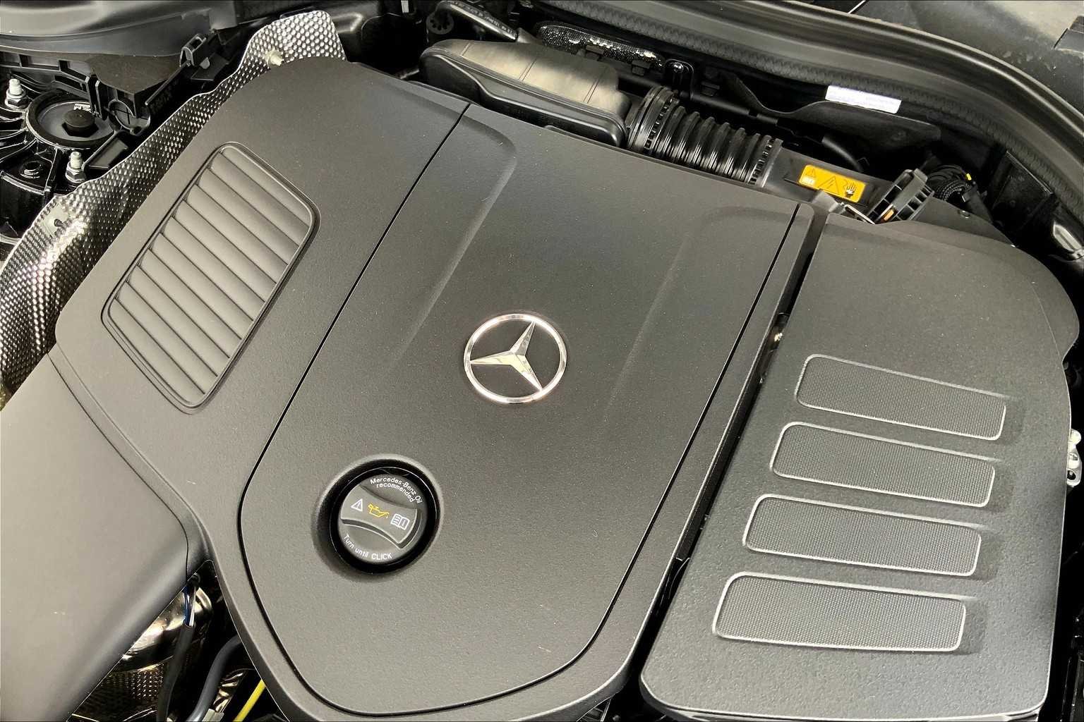 2025 Mercedes-Benz GLC Base - Photo 18