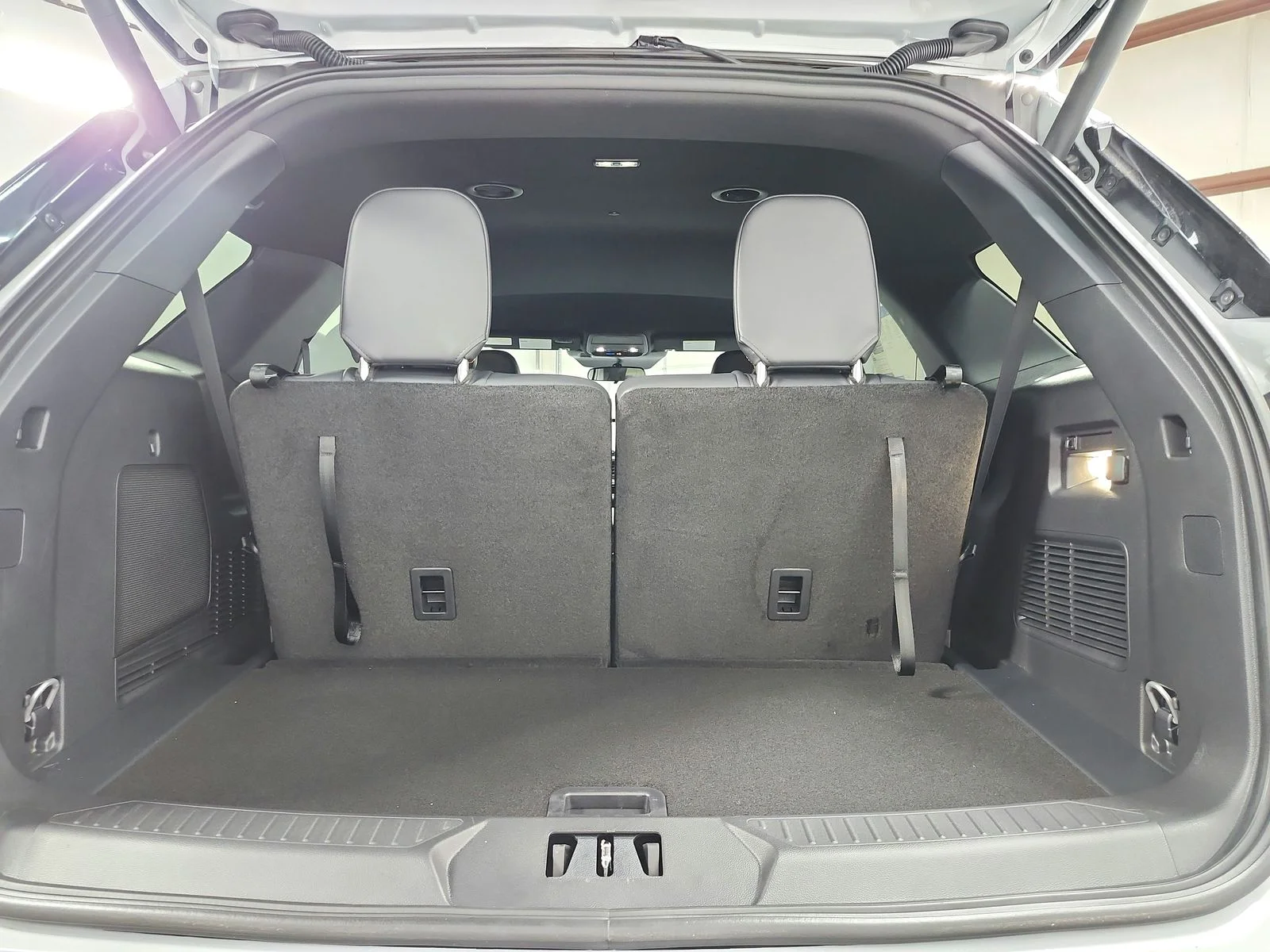 New 2026 White Ford Tremor image 45