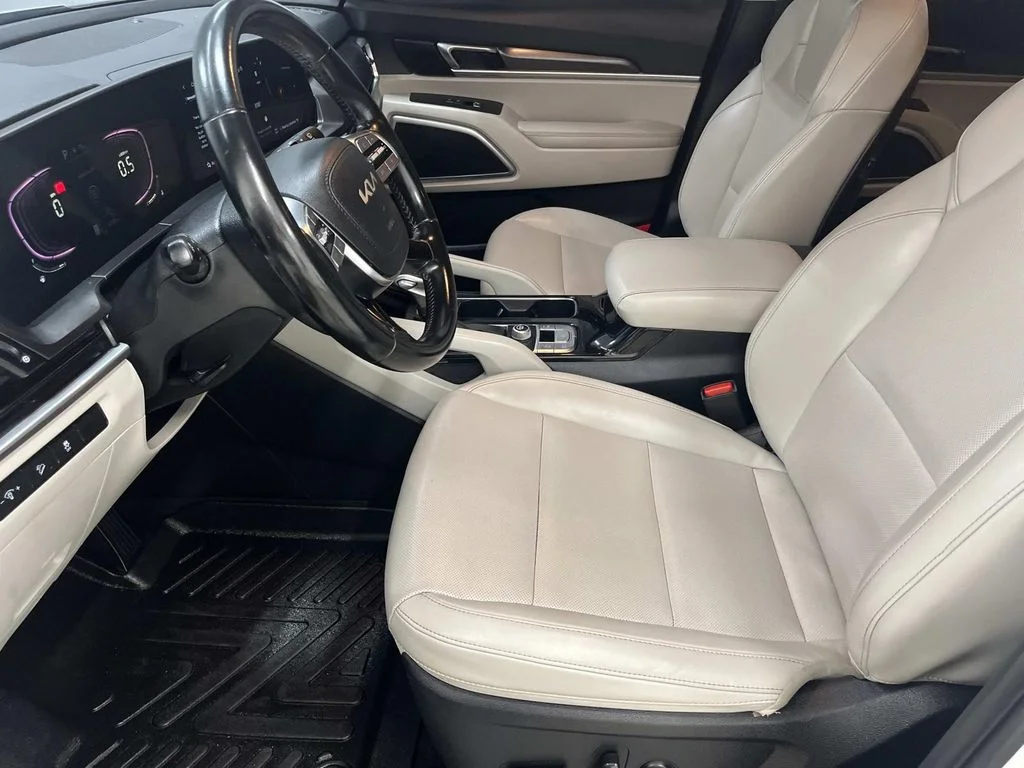 Used 2024 Glacial White Pearl Kia S FWD 3.8L V6 image 11