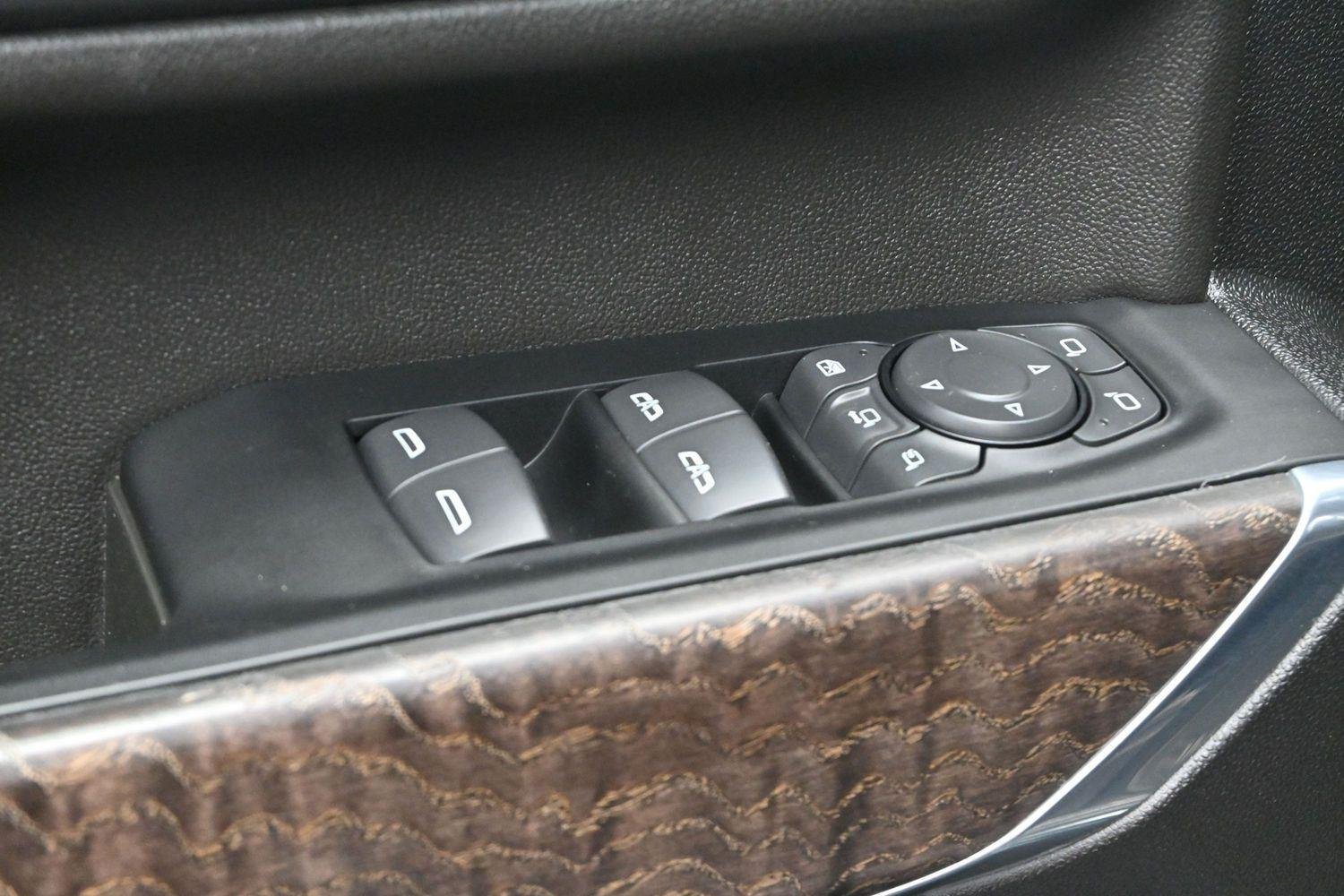 Used 2022 Hunter Metallic GMC Denali image 13