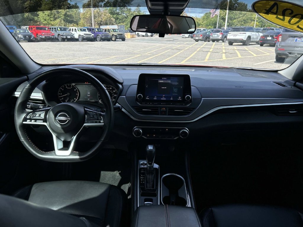 Used 2024 Red Nissan 2.5 SR image 19