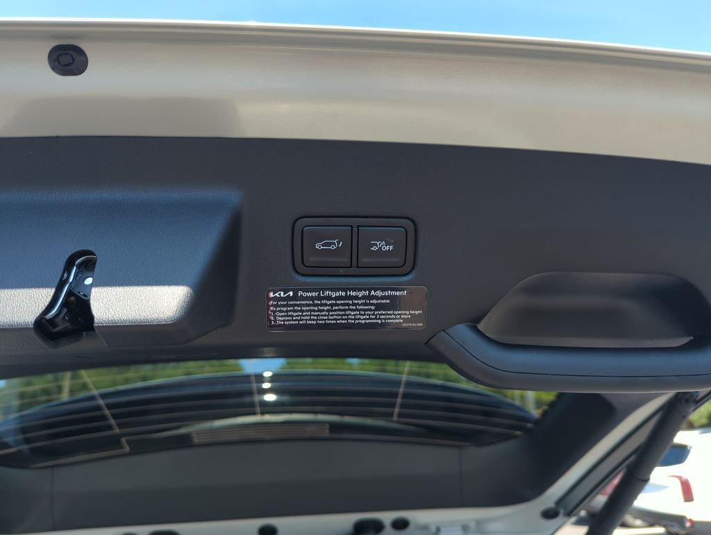 New 2027 Ivory Silver Kia EX image 33