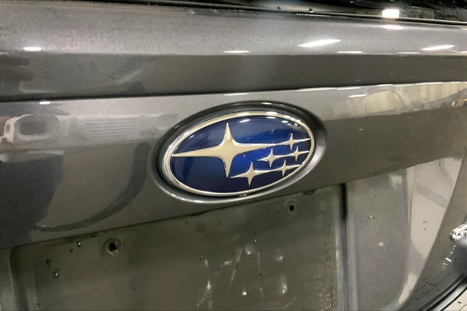 Used 2020 Magnetite Gray Metallic Subaru Limited image 10
