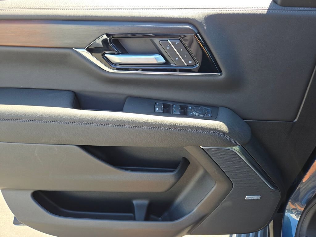 2026 GMC Yukon Denali - Photo 10