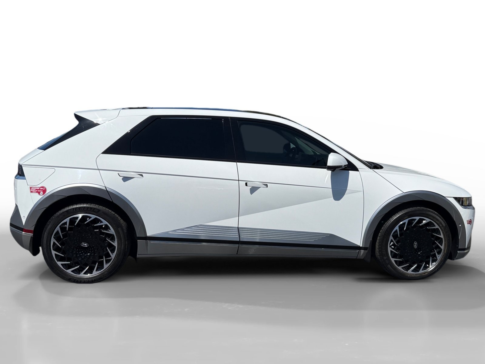 Used 2023 White Hyundai Limited image 6