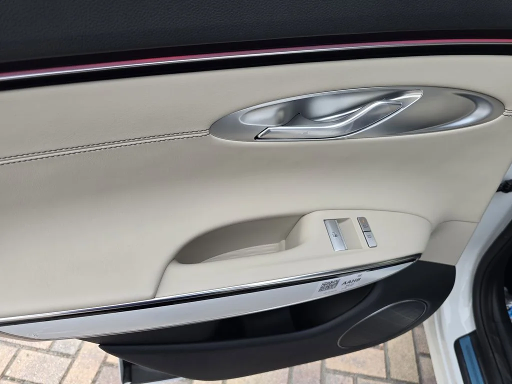 New 2026 White Genesis 2.5T image 13