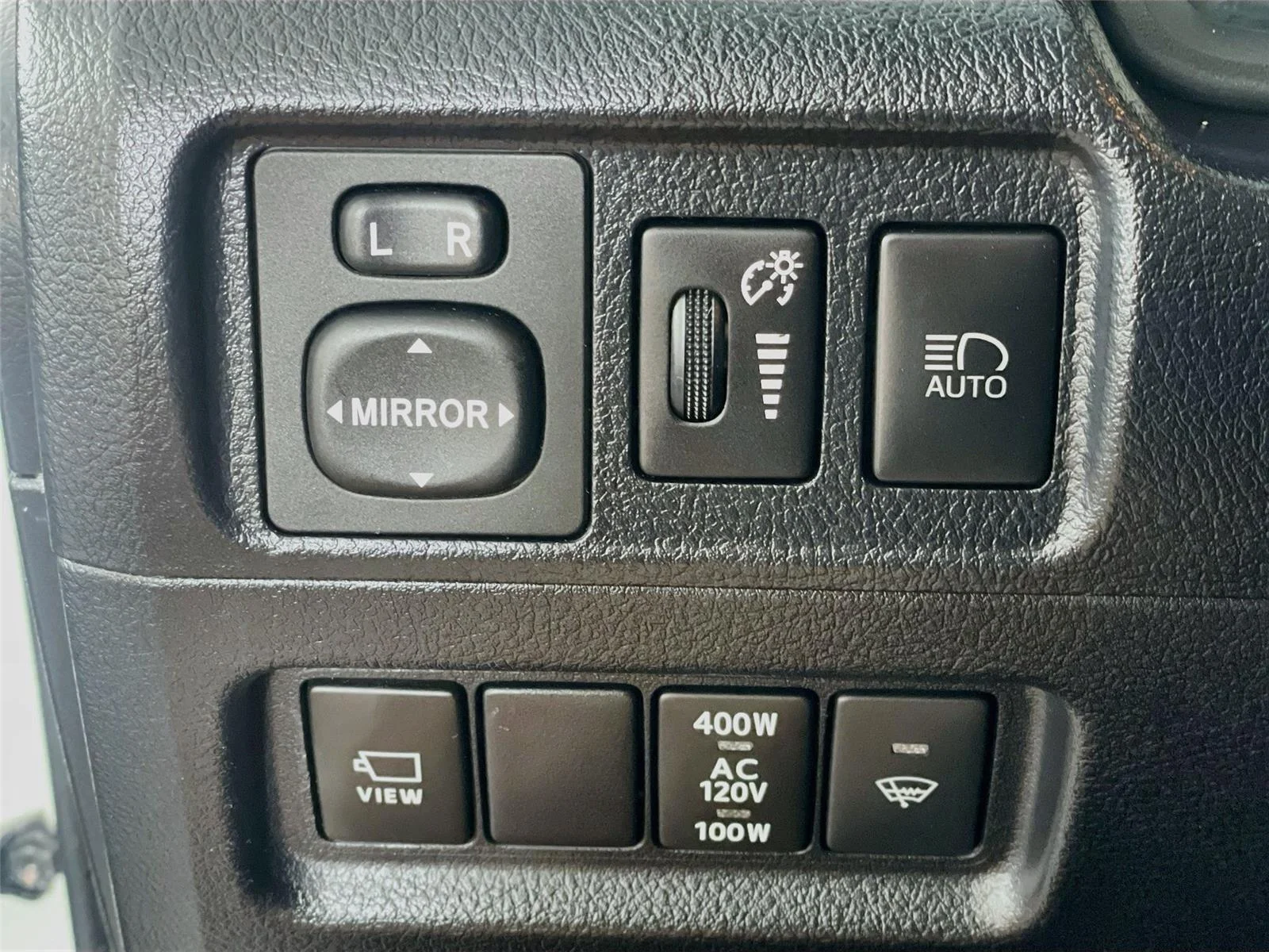 Used 2023 Ice Cap Toyota SR5 Premium image 13