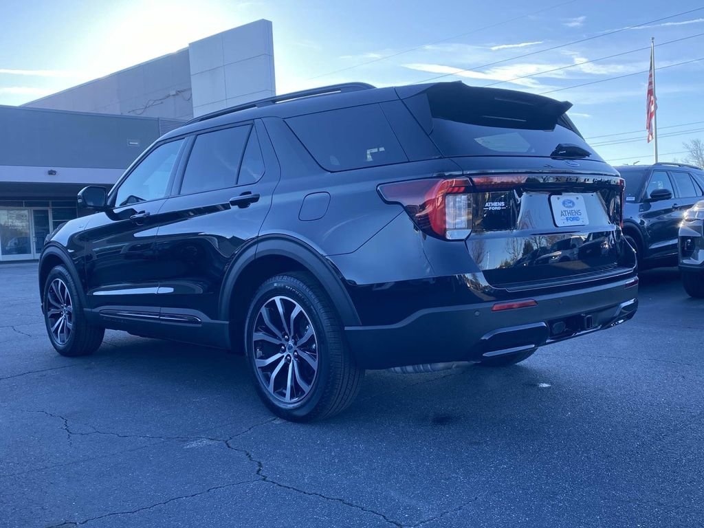 New 2026 Agate Black Metallic Ford ST-Line image 4