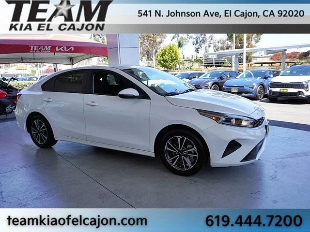 Used 2024 White Kia LXS image 9