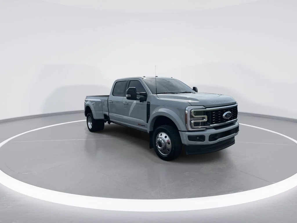 Used 2025 White Ford Platinum image 2