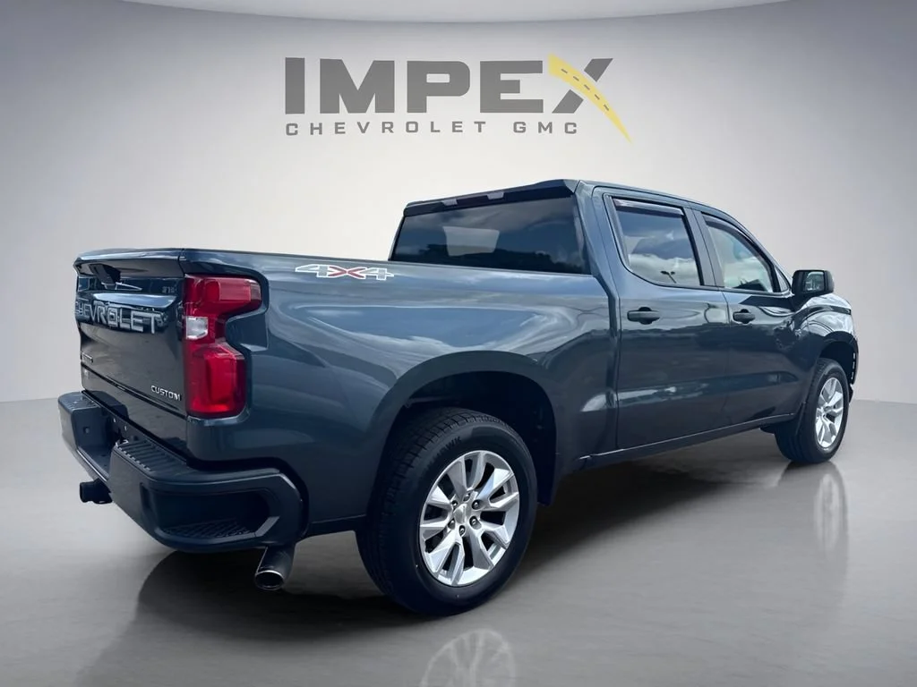 Used 2020 SHADOW GRAY METALLIC Chevrolet Custom image 5
