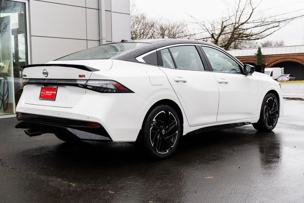 New 2026 Aspen White TriCoat / Super Black Two-tone Nissan SR image 6