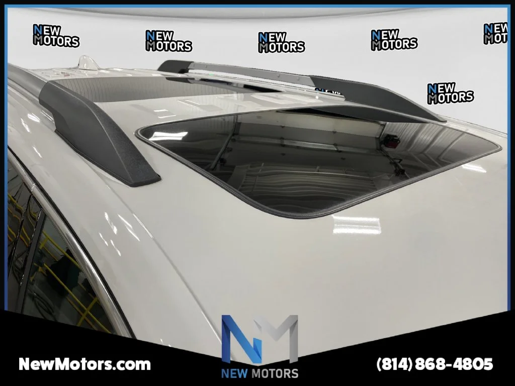 Used 2023 Summit White GMC SLT image 16