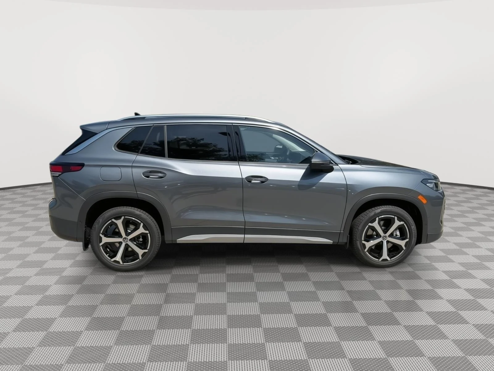 New 2026 Platinum Gray Metallic Volkswagen SE image 3