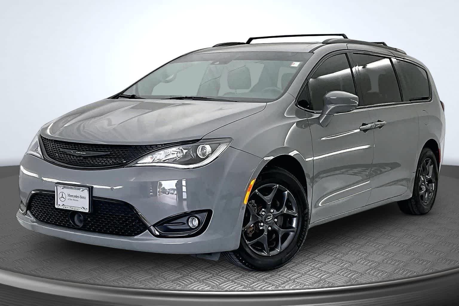 2020 Chrysler Pacifica Touring L Plus's photo