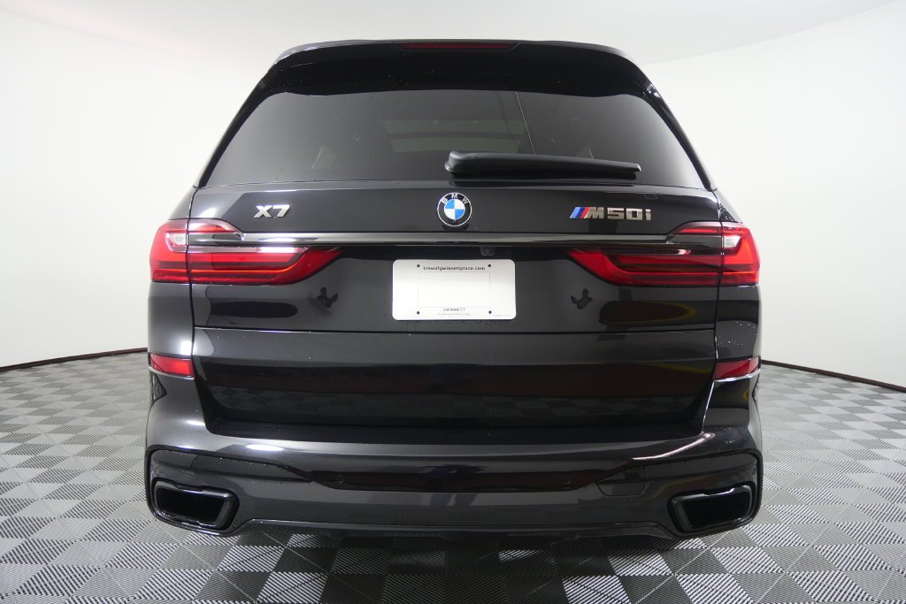 Used 2022 Black Sapphire Metallic BMW M50i image 5