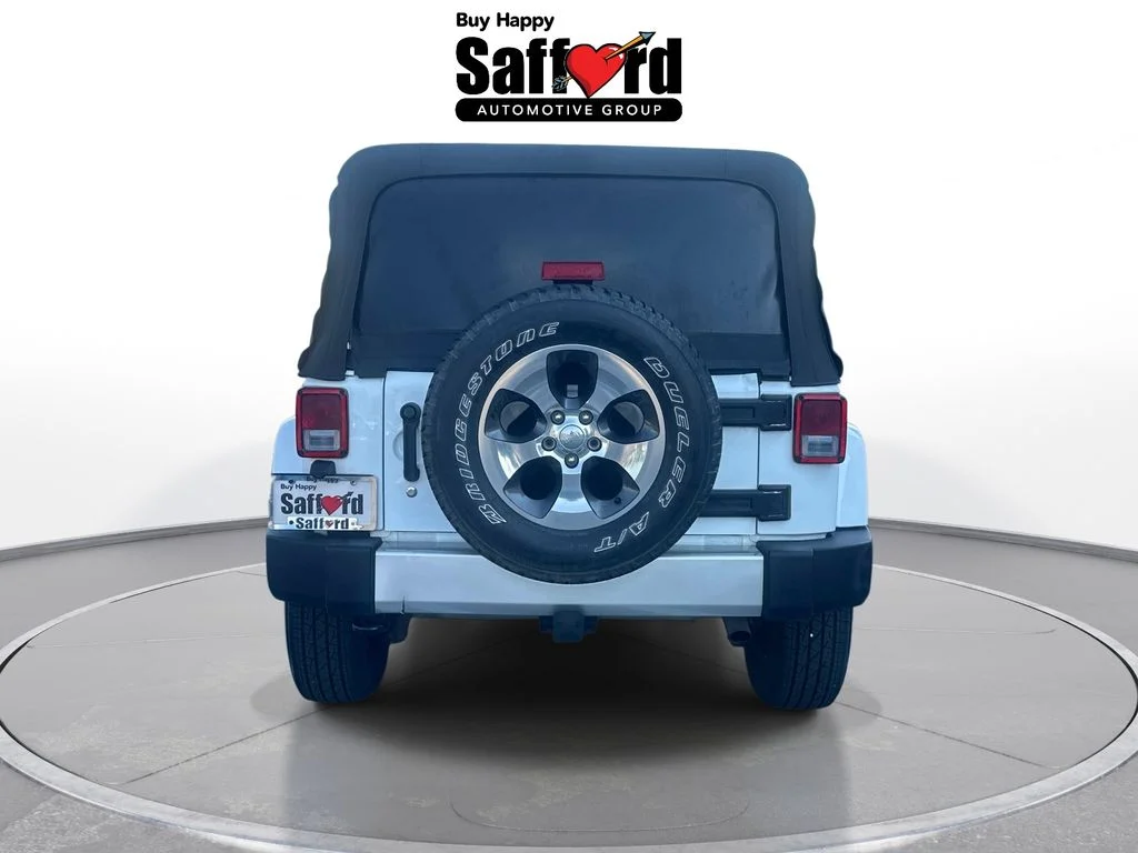 Used 2018 White Jeep Unlimited Sahara image 6