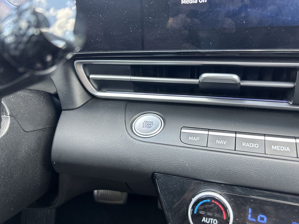 2024 Hyundai Elantra Limited - Photo 30
