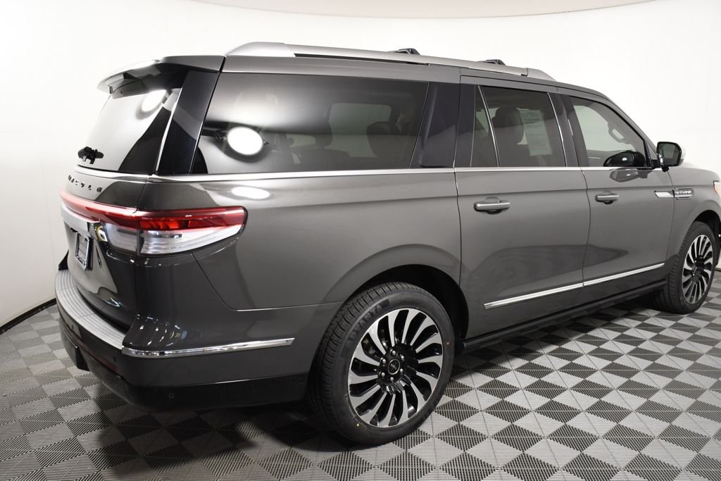 Used 2022 Chroma Caviar Dark Gray Metallic Clearcoat Lincoln Black Label image 7