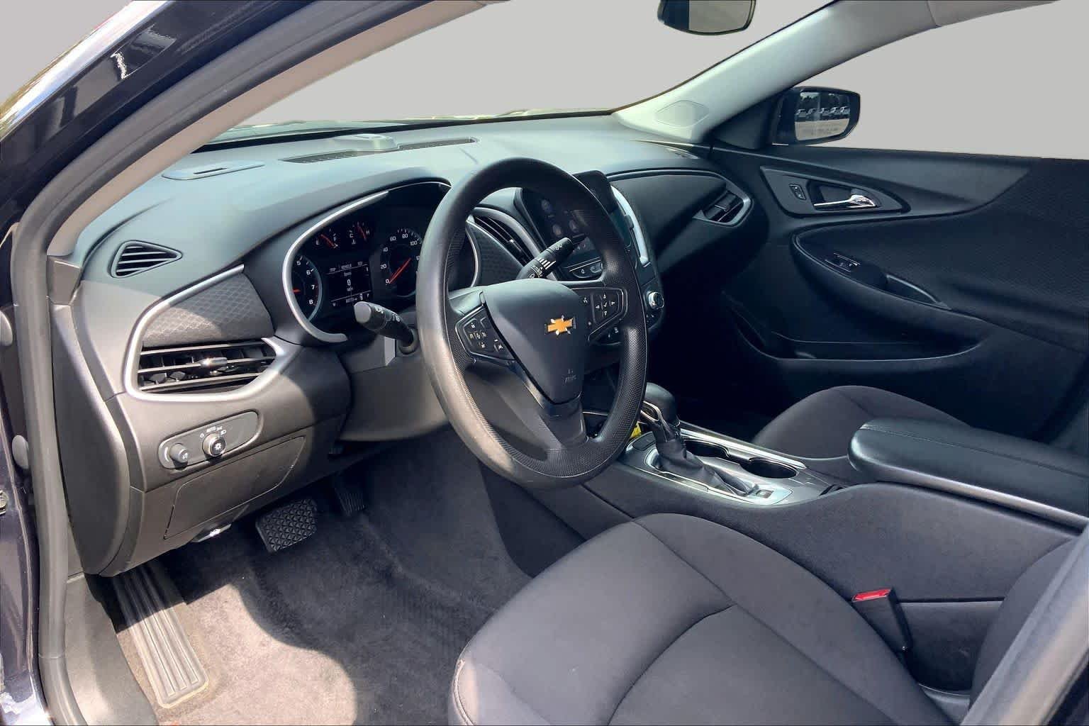 Used 2023 Dark Ash Metallic Chevrolet LT image 17