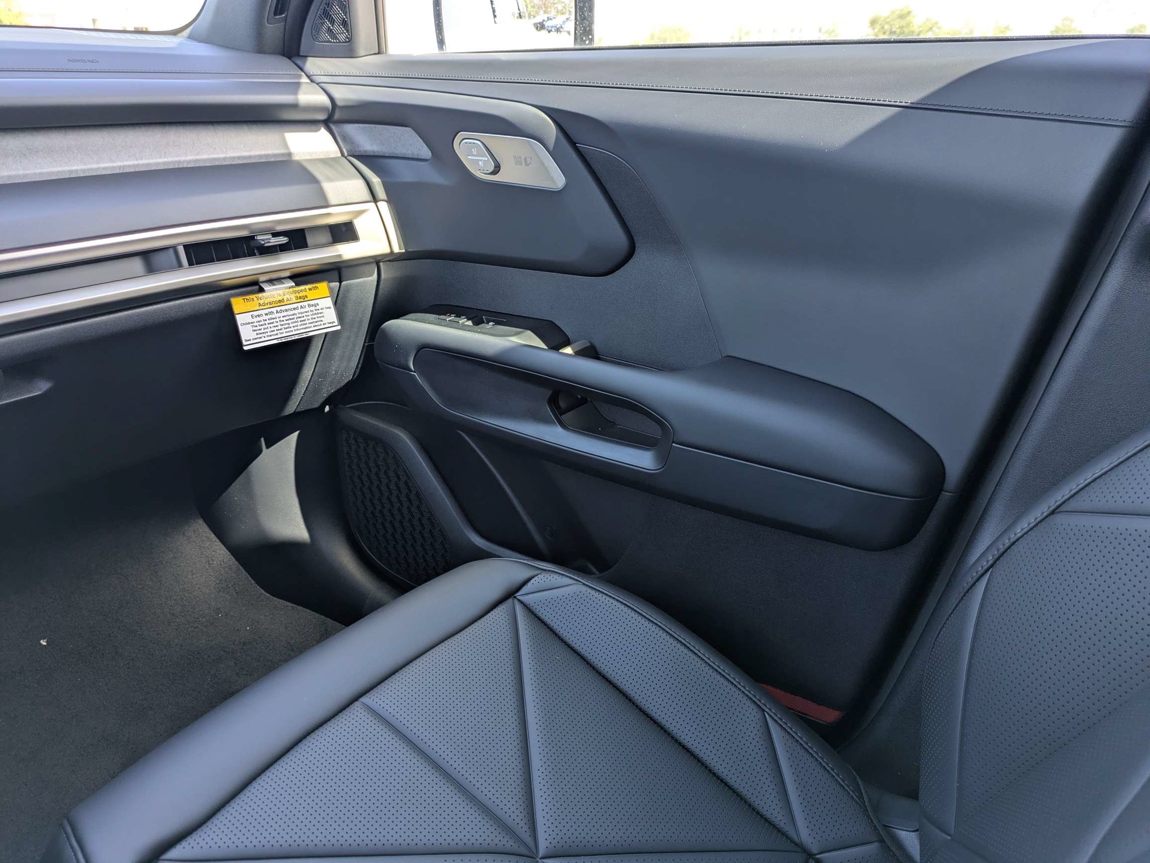 New 2027 Glacial White Pearl Kia EX image 20