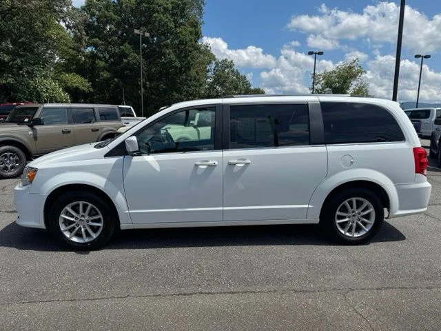 Used 2019 White Dodge SXT image 4