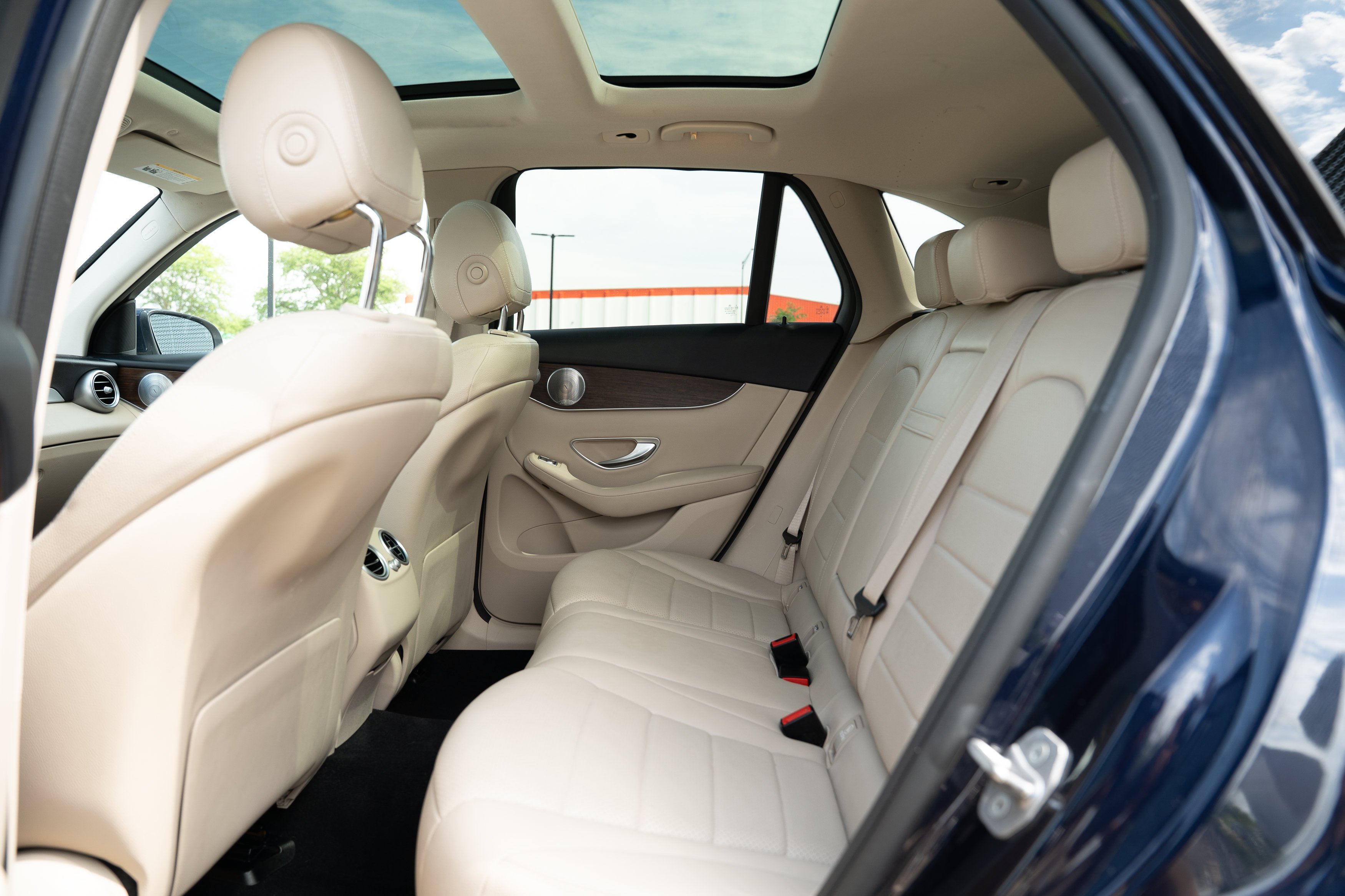 Used 2020 Lunar Blue Metallic Mercedes-Benz GLC 300 image 20