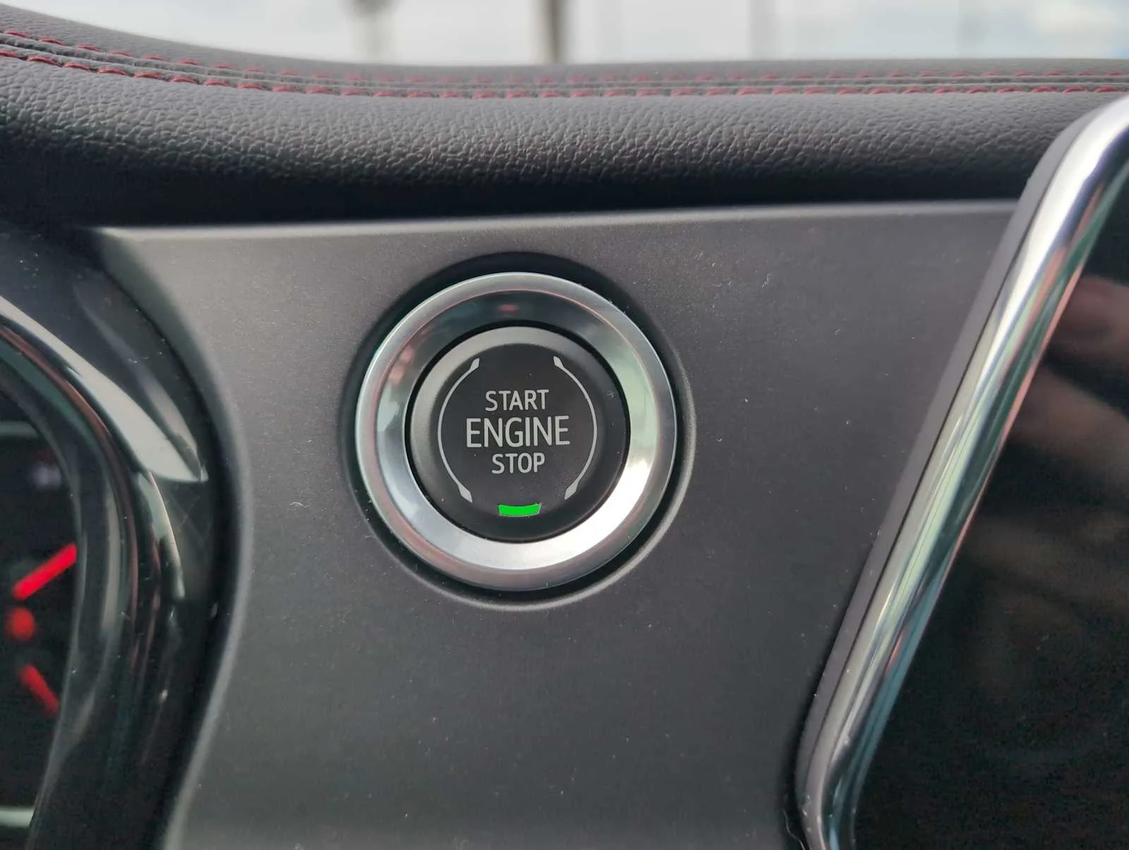 Used 2020 BLACK Chevrolet RS image 18
