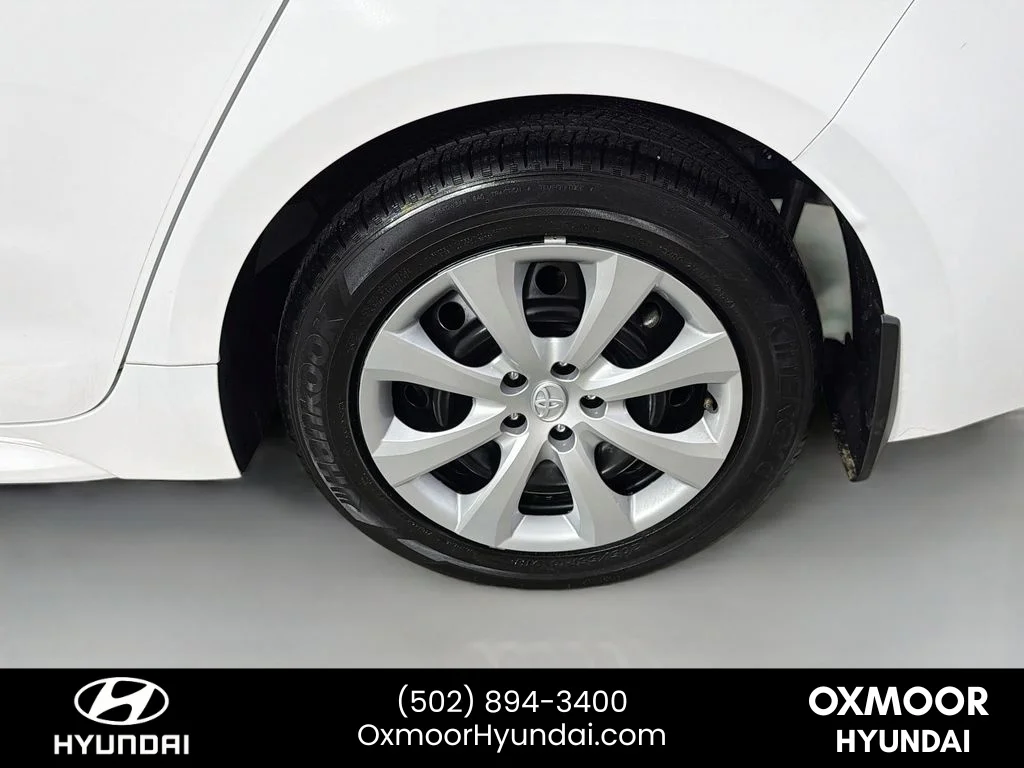 Used 2024 Ice Cap Toyota LE image 29