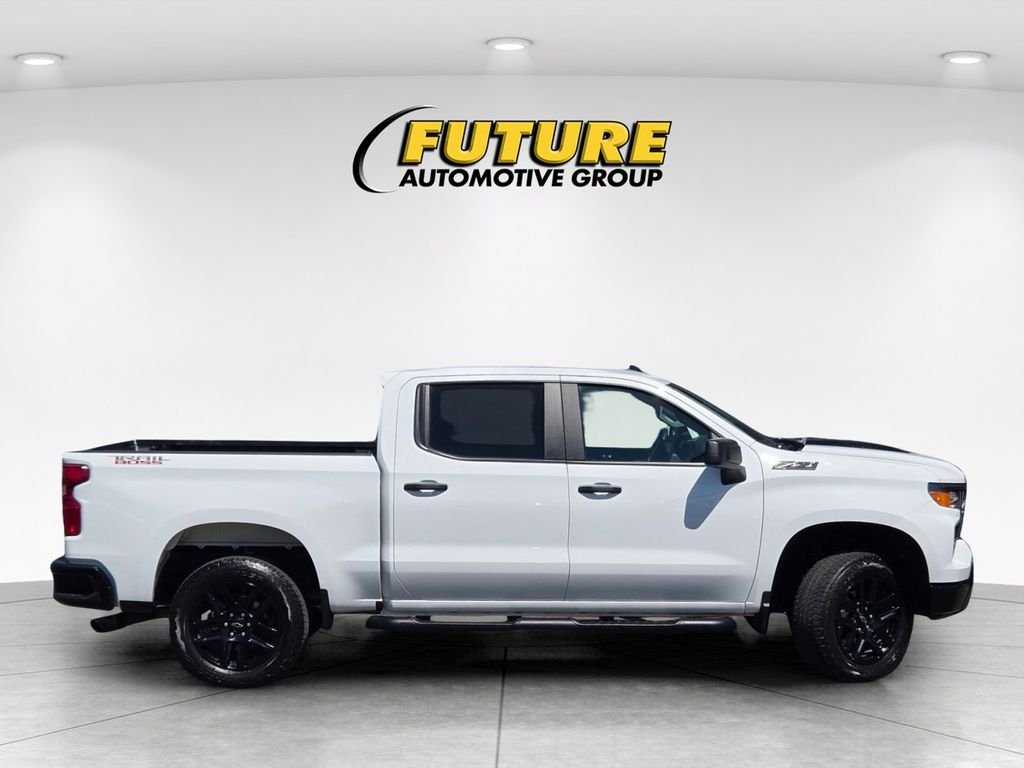 Used 2025 White Chevrolet Custom Trail Boss image 3