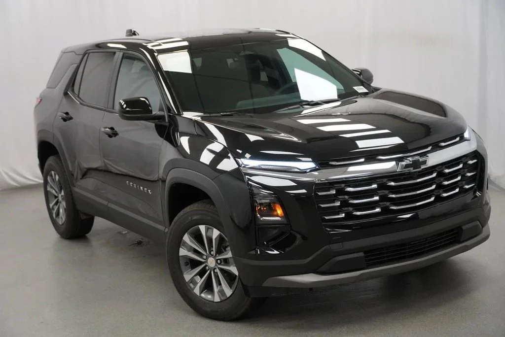 New 2027 Mosaic Black Metallic Chevrolet LT image 23