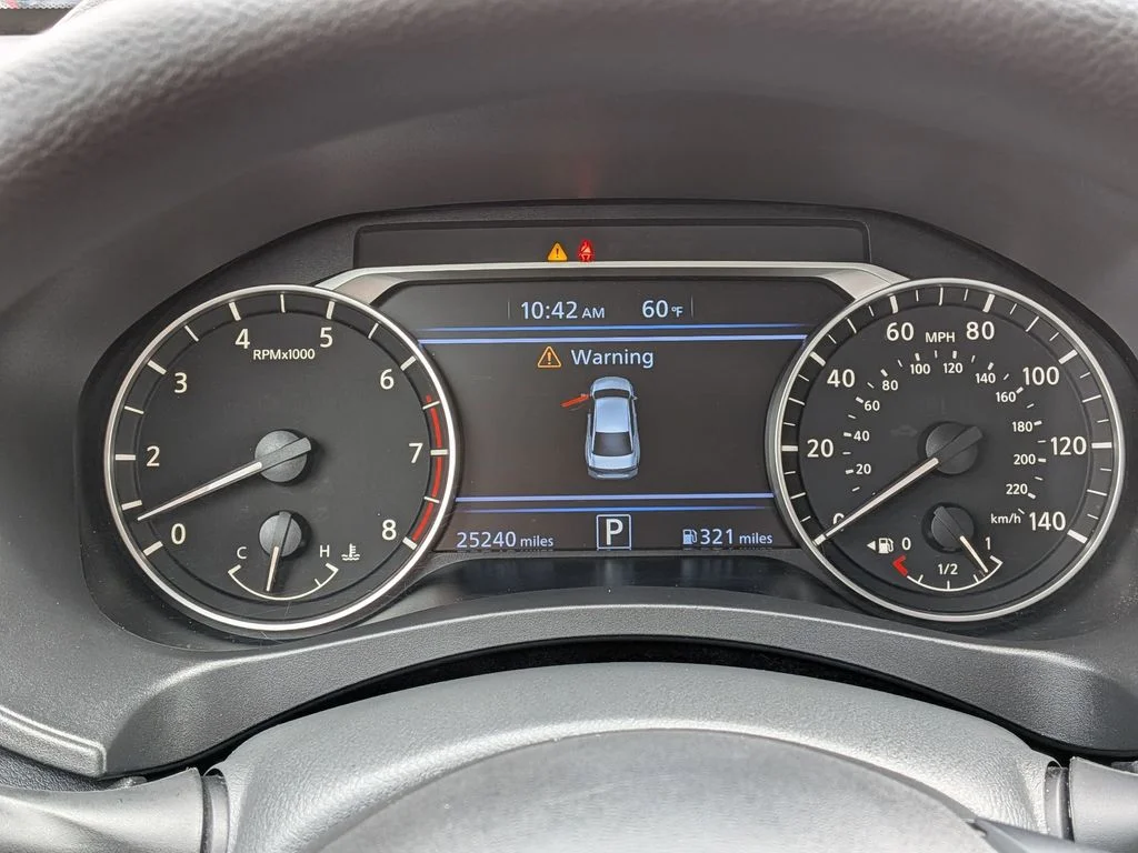 Used 2025 White Nissan 2.5 SV image 14