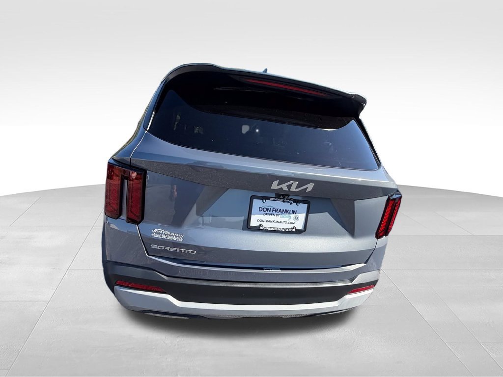 Used 2024 Silver Kia LX image 5