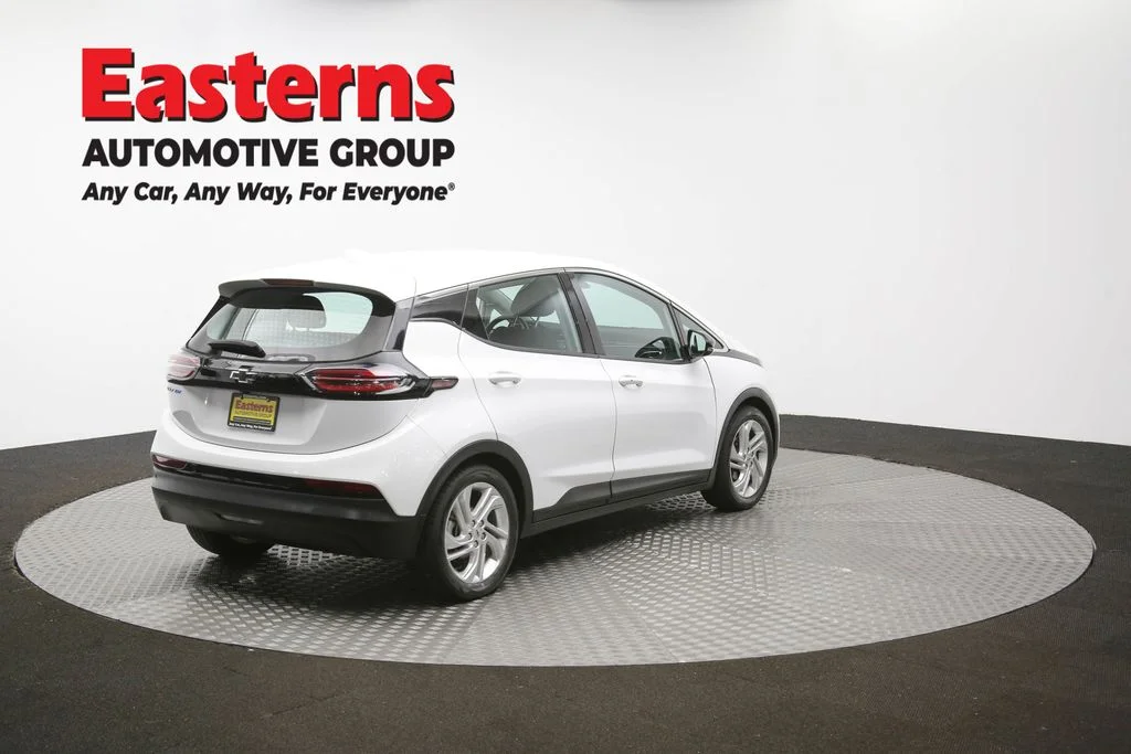 Used 2023 White Chevrolet 1LT image 40