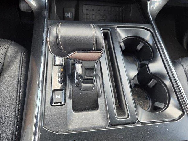Used 2023 Star White Metallic Tri-Coat Ford LARIAT image 21
