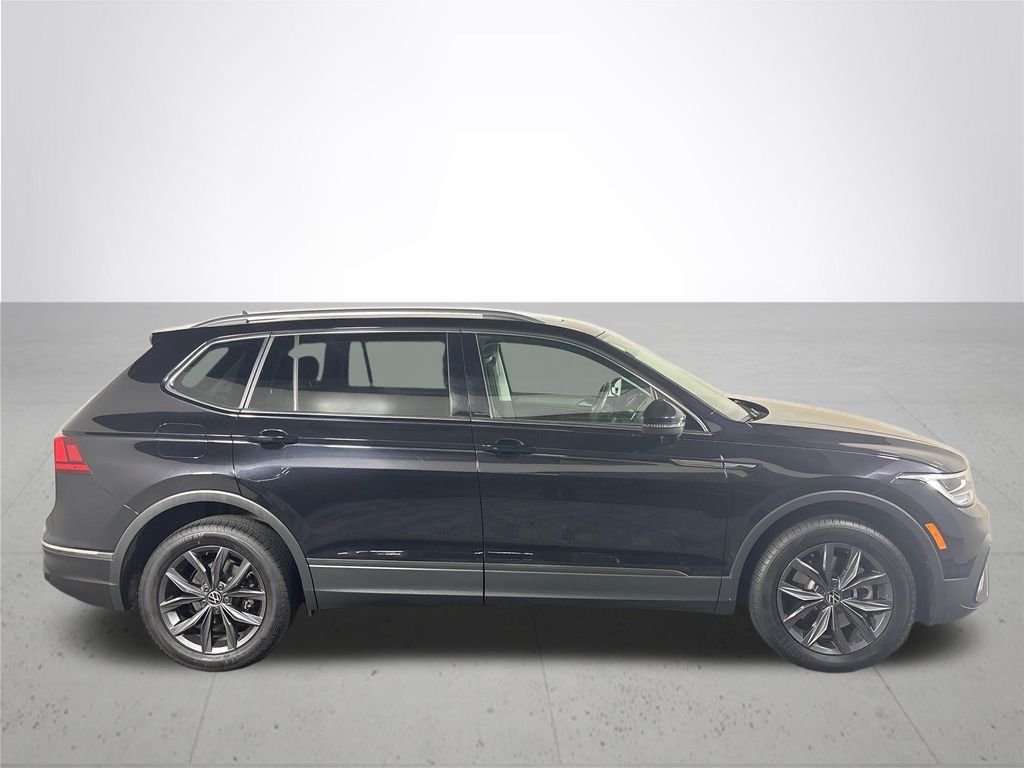 Certified Used 2022 Deep Black Volkswagen 2.0T SE image 7