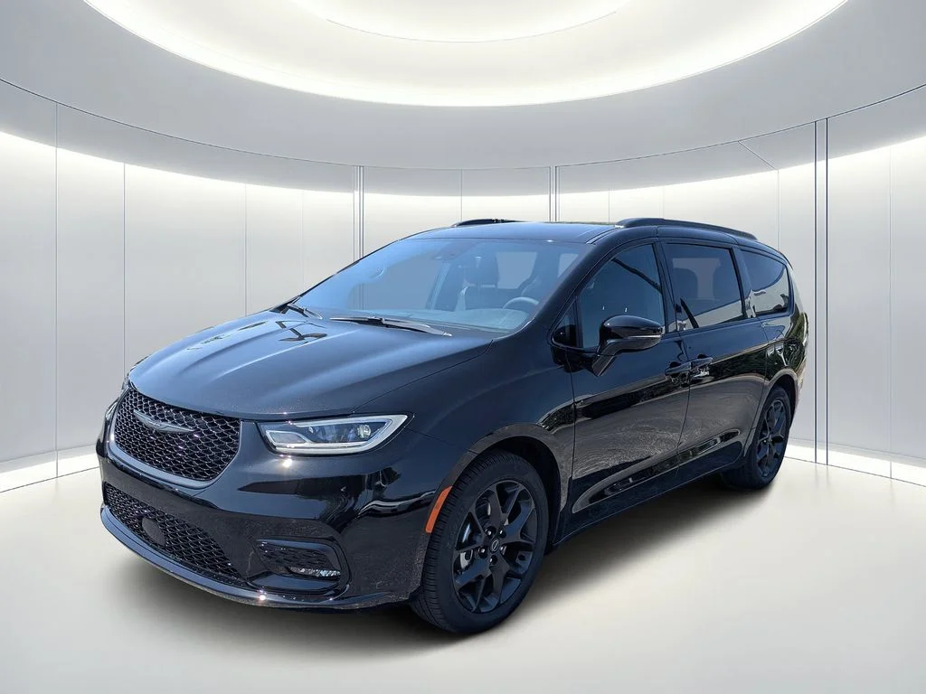 New 2026 Diamond Black Crystal Pearl-Coat Exterior Paint Chrysler Select image 8