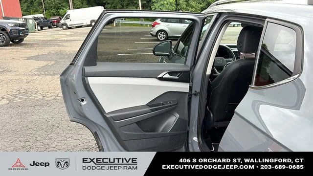 Used 2023 Gray Volkswagen 1.5T SE image 22