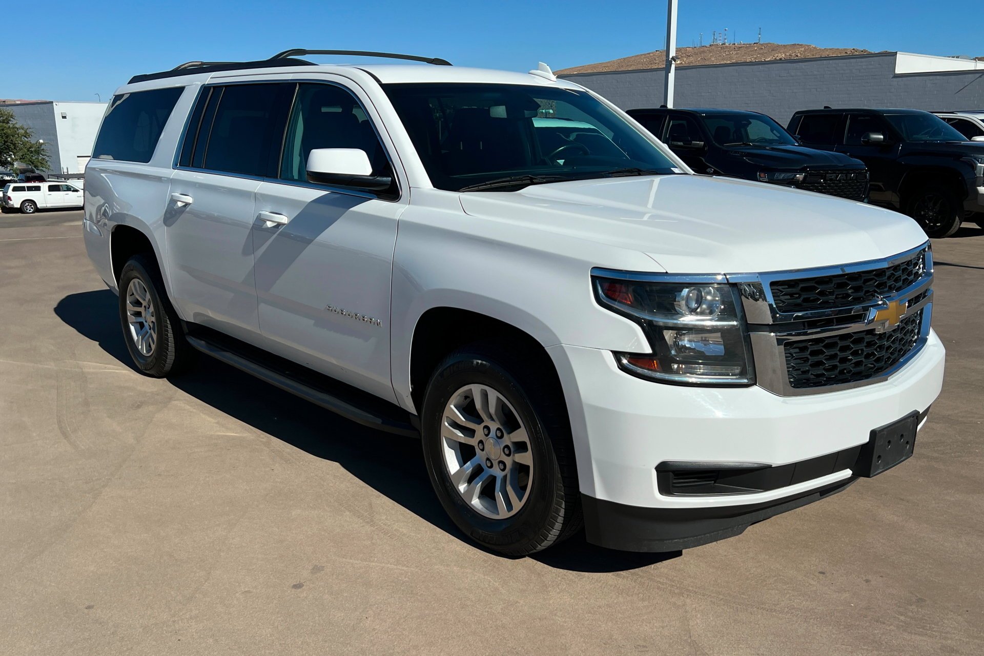 2017 Chevrolet Suburban LS - Photo 8