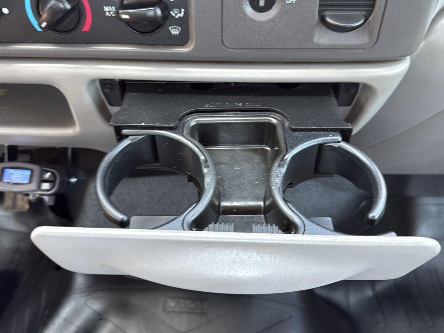 Used 2001 red Ford XL image 19