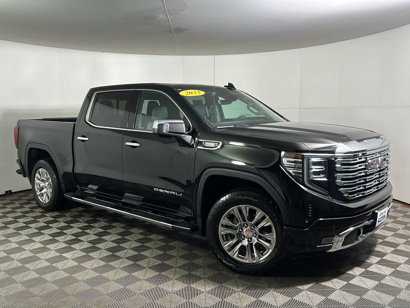 Used 2023 Onyx Black GMC Denali image 3