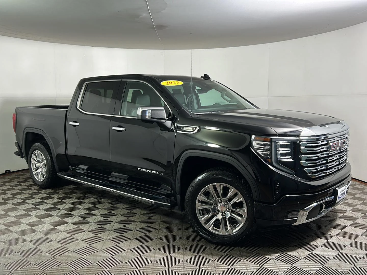 Used 2023 Onyx Black GMC Denali image 3