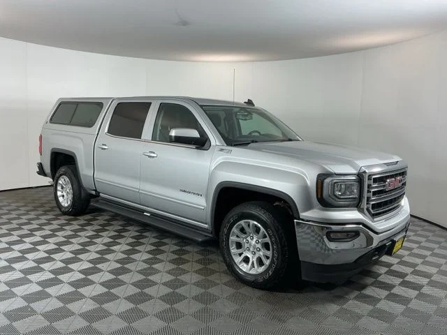 Used 2018 Quicksilver Metallic GMC SLE image 3