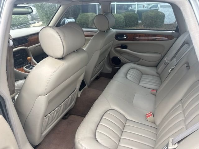 Used 2003  Jaguar Base image 18