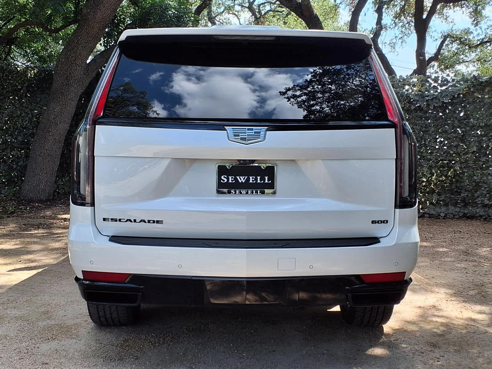 Used 2021 CRYSTAL WHITE TRICOAT Cadillac Sport image 7