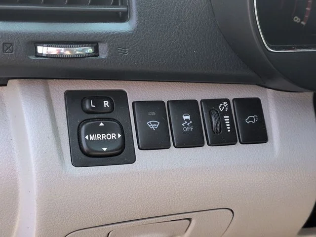 Used 2013 Gray Toyota SE image 17