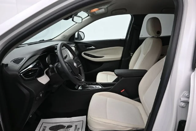 Used 2021 WHITE FROST TRICOAT Buick Preferred image 10