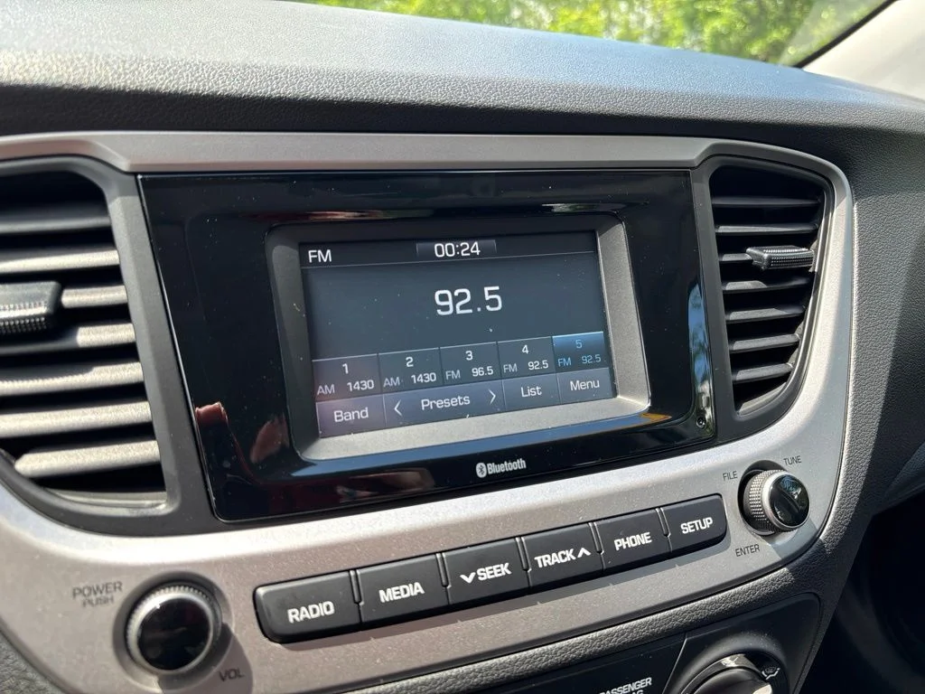 Used 2022 Gray Hyundai SE image 30